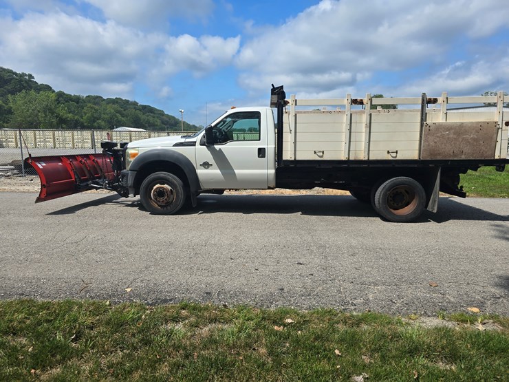 2011-ford-f550-image-11