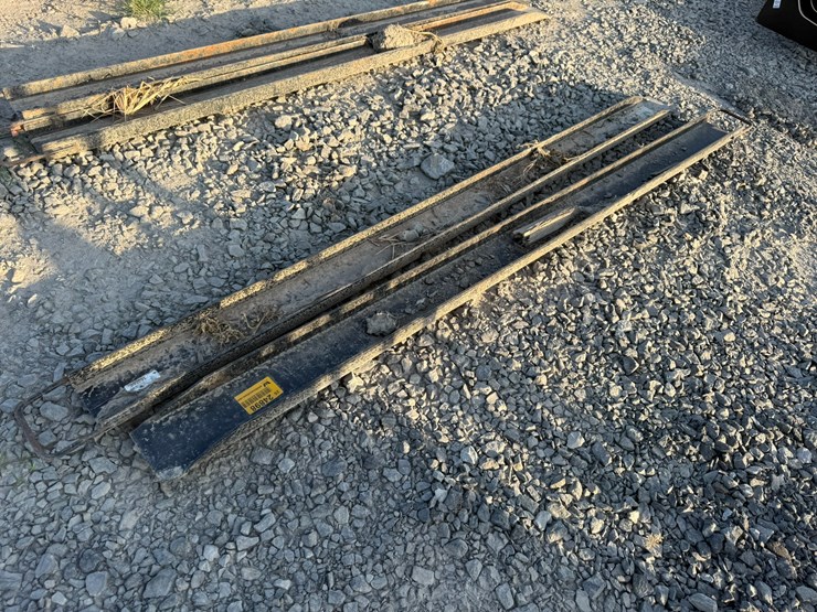 #2074-•-84"-skid-steer-forks-inv#:-24898-image-1
