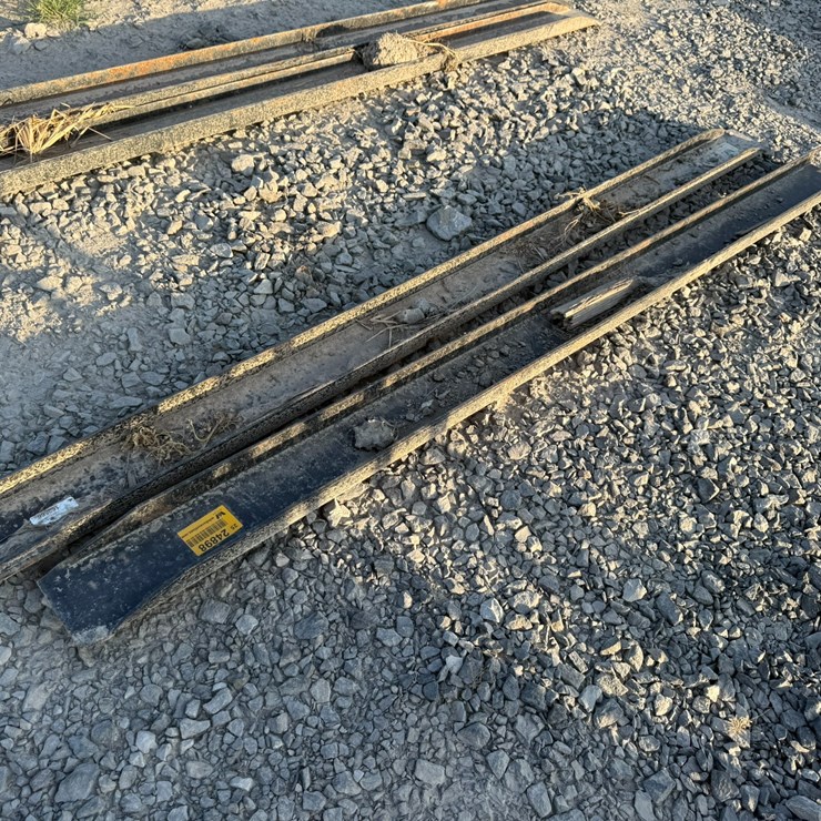 #2074 • 84" Skid Steer Forks Inv#: 24898
