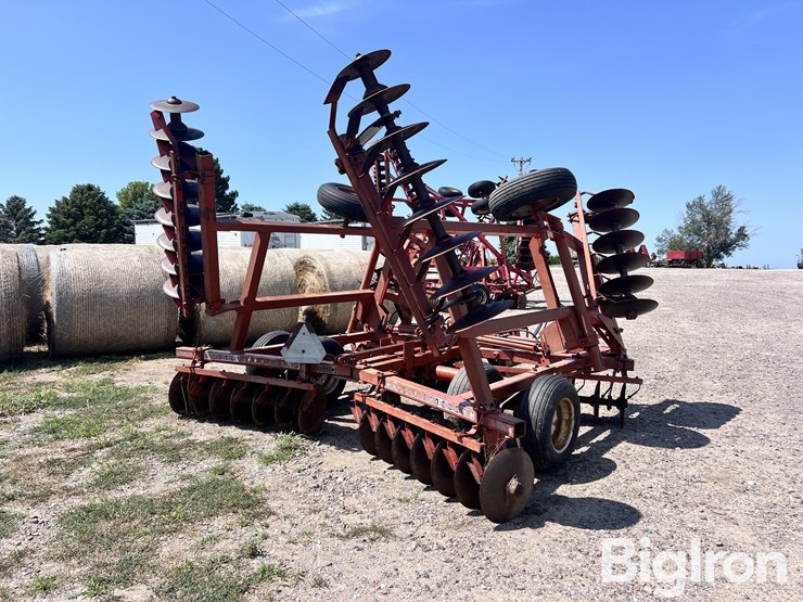 massey-ferguson-820-image-5
