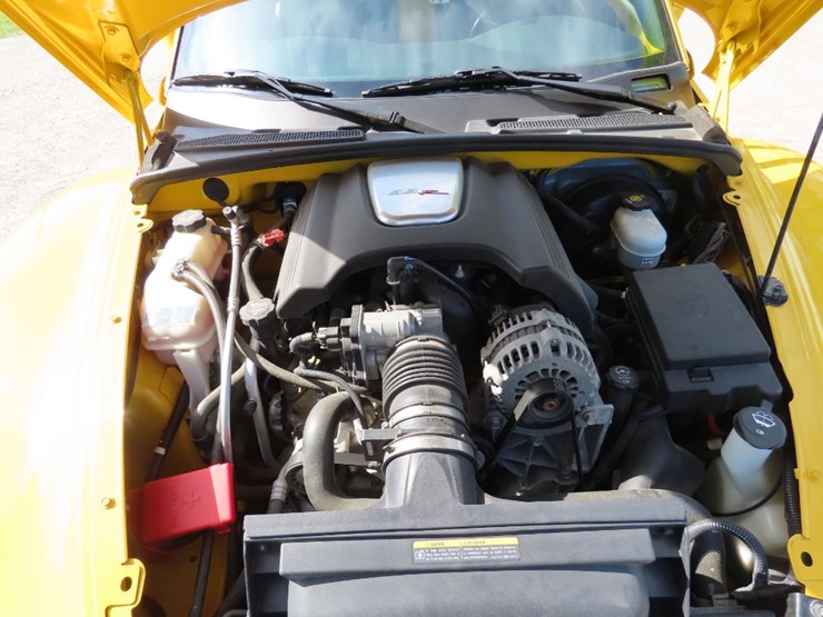 2004-chevrolet-ssr-pickup-image-24