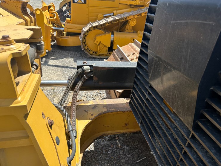 2017-caterpillar-d6k2-lgp-image-30