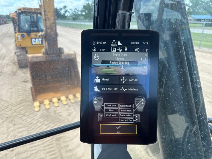 2020-caterpillar-326-image-34