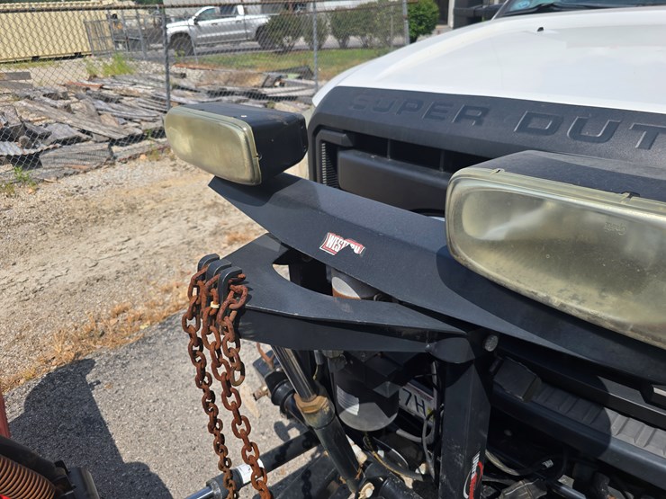 2011-ford-f550-image-57