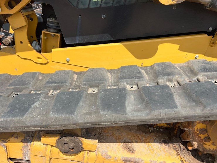 2021-caterpillar-279d3-image-24