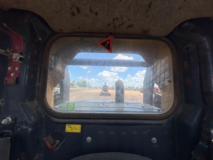 2019-deere-331g-image-34