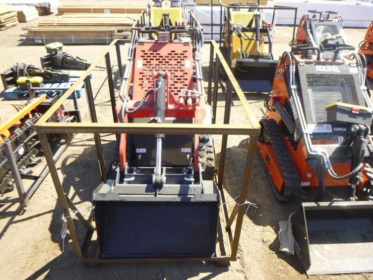 2025-agt-ysrt14-skid-steer-track-loader-image-5