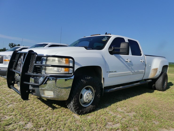 2007-chevrolet-3500-image-2
