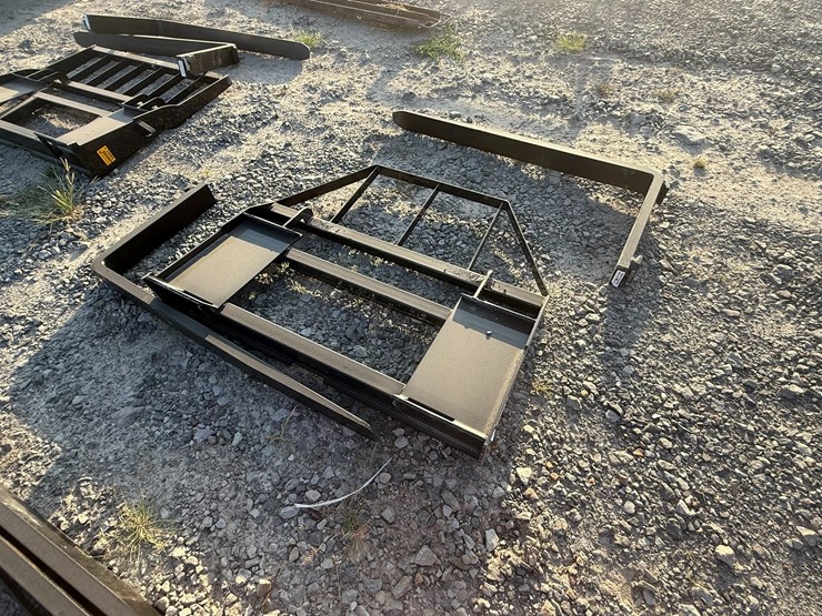 #2066-•-unused-mower-king-sa-58"-skid-steer-forks-inv#:-25099-image-1