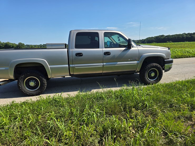 2003-chevrolet-2500-image-35