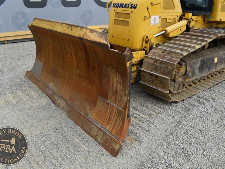 2015-komatsu-d61exi-23-image-8