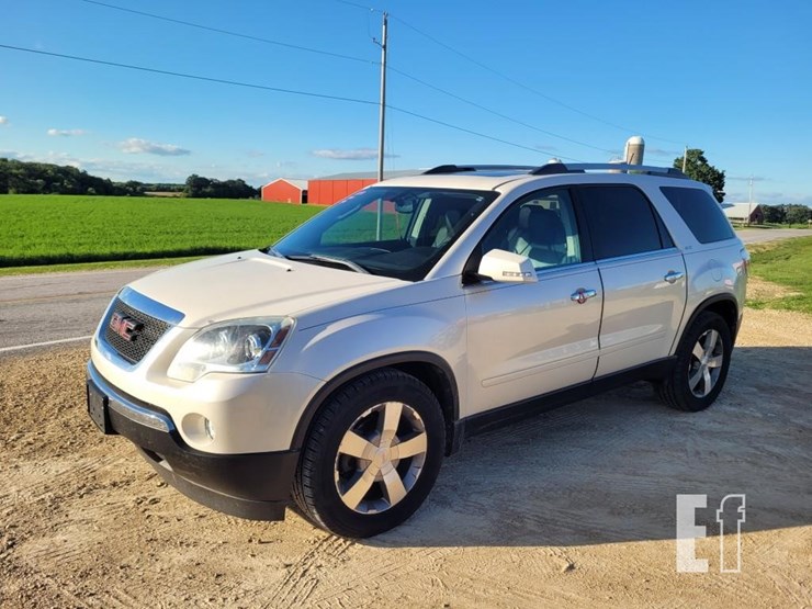 2011-gmc-acadia-image-1