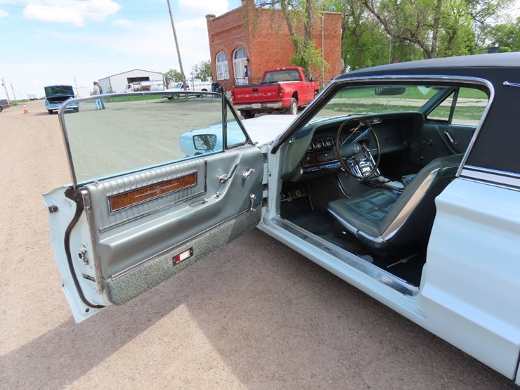 1966-ford-thunderbird-coupe-image-11
