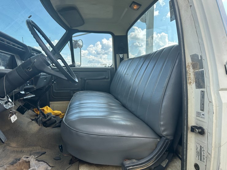 1990-ford-f800-image-82