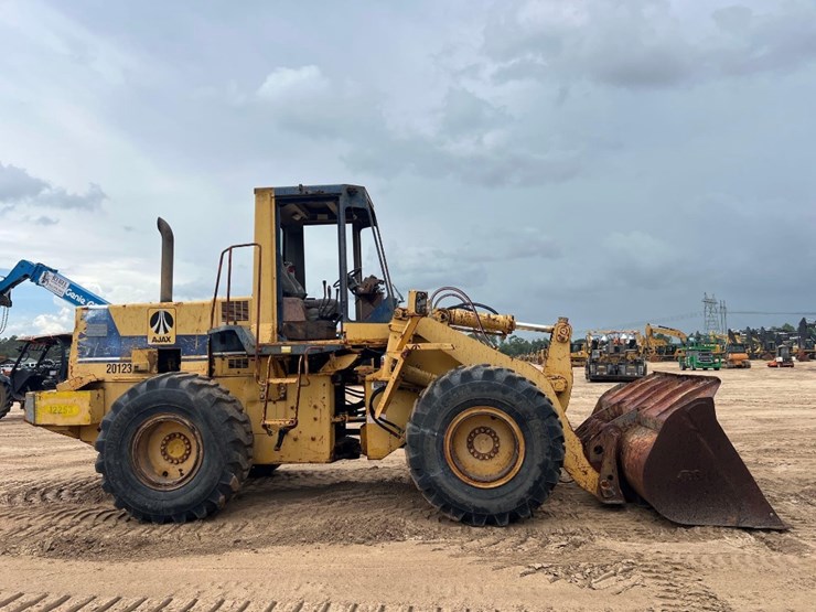 1995-komatsu-wa320-1-image-5