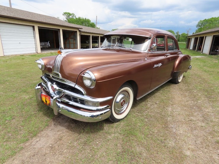 1951-pontiac-8-4dr-sedan-image-1