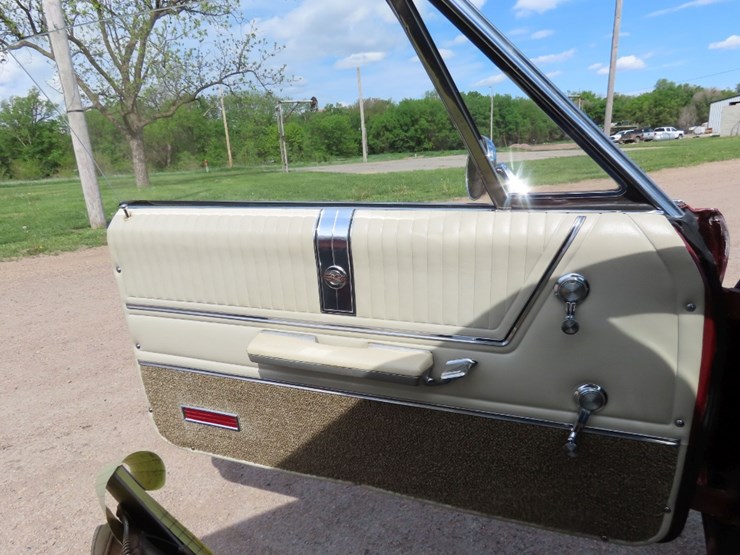 1965-chevrolet-impala-ss-image-25