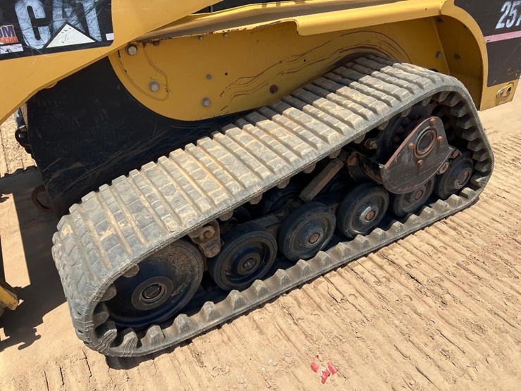 caterpillar-257b-image-9