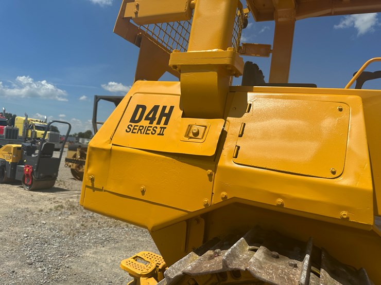 caterpillar-d4h-image-42