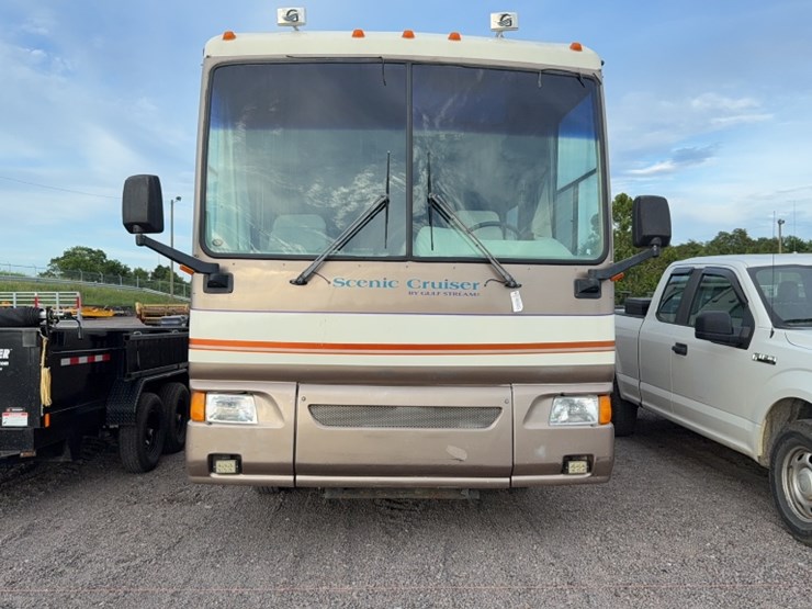 #3003-•-1996-freightliner-scenic-cruiser-38'-motor-home-image-2