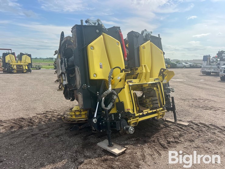 2019-john-deere-772-image-7
