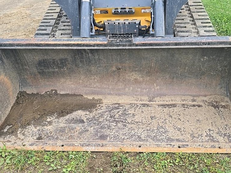 2018-deere-333g-image-16
