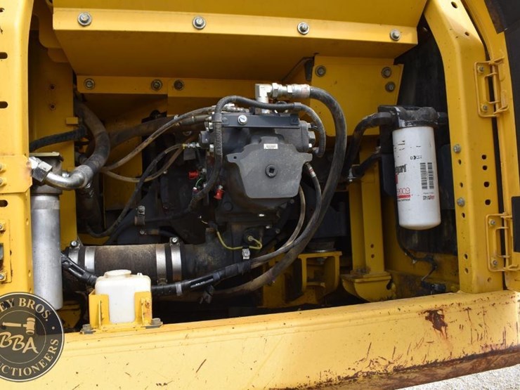 2015-komatsu-pc360-lc-11-image-42