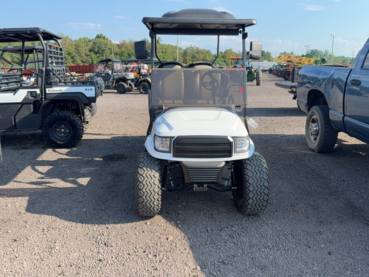 #3099-•-club-car-gas-golf-cart-image-2