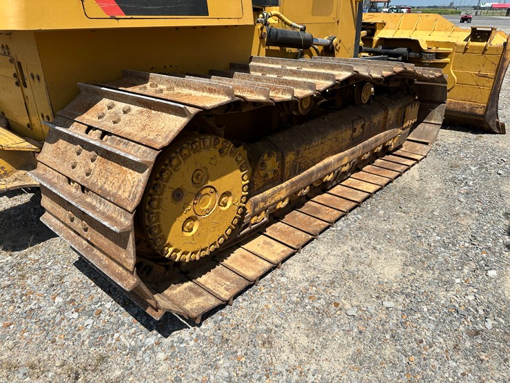 2017-caterpillar-d6k2-lgp-image-10