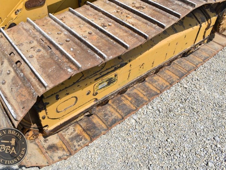 2019-caterpillar-d5k-lgp-image-45