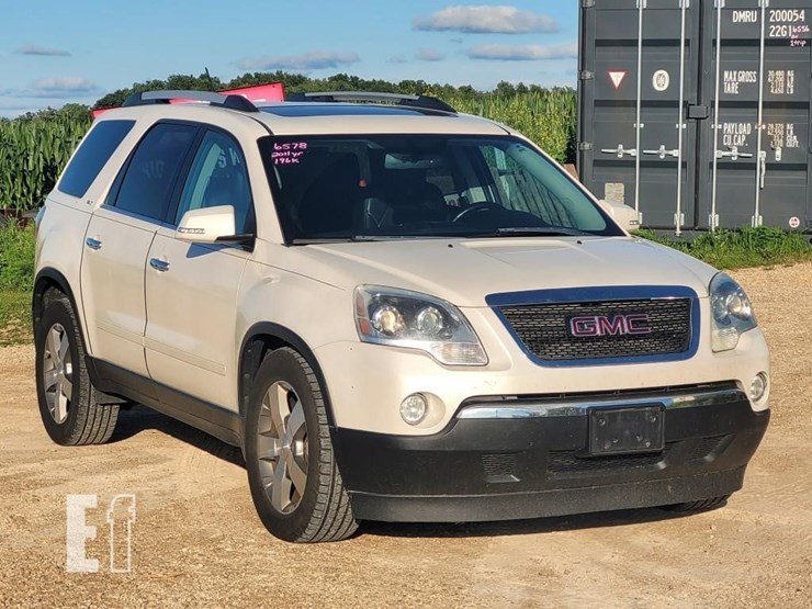 2011-gmc-acadia-image-4