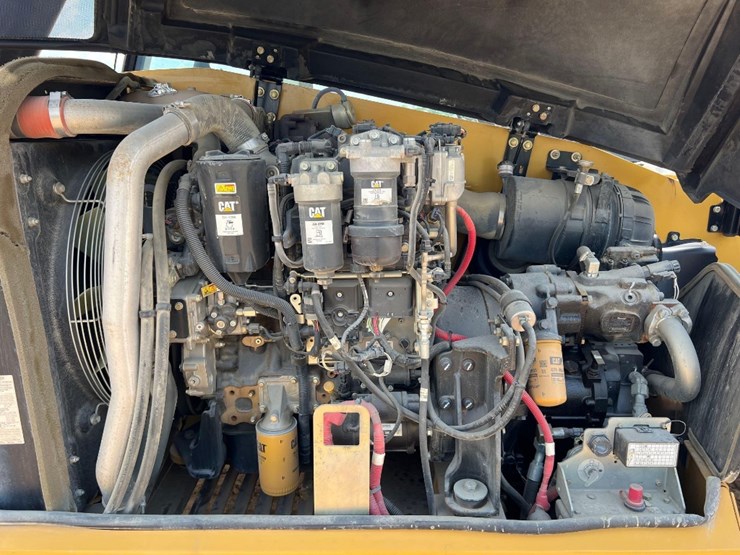 2019-caterpillar-tl1255d-image-18