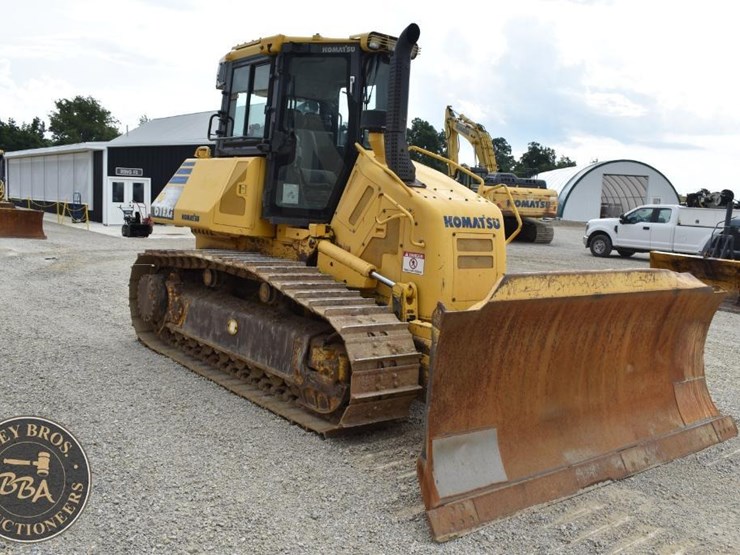 2015-komatsu-d61exi-23-image-6
