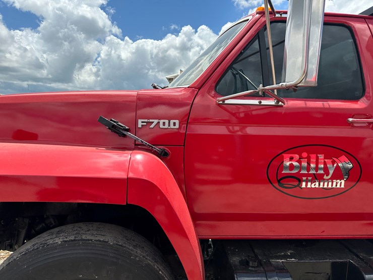 1992-ford-f700-image-28