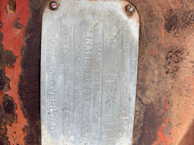 ih-m-tractor-image-10