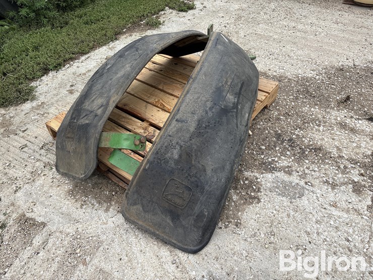 john-deere-mfwd-fenders-image-1