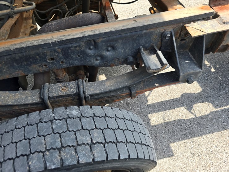 2011-ford-f550-image-110