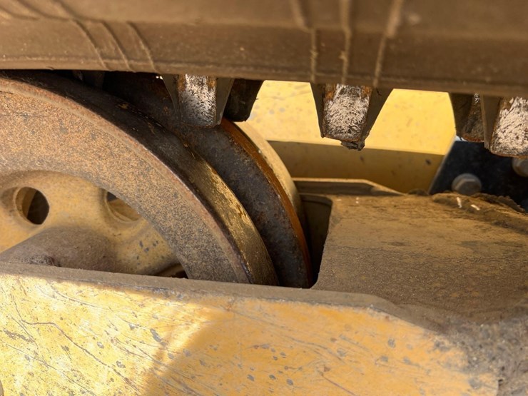 2022-caterpillar-259d3-image-10