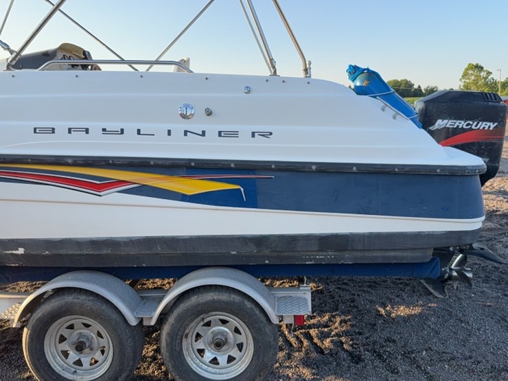 #3056-•-2001-bayliner-21'-ski-boat-image-12