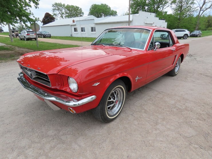 1965-ford-mustang-image-1