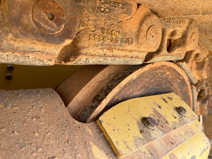 2021-caterpillar-d3-lgp-image-16