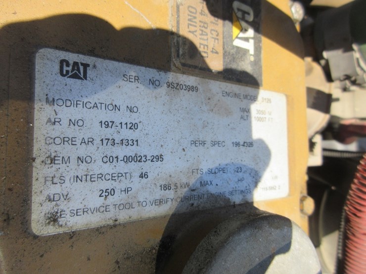 2001-freightliner-fl70-image-8