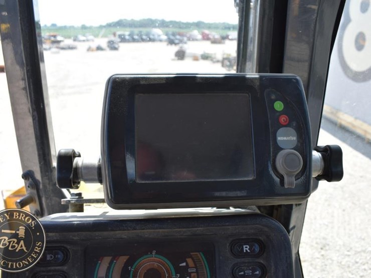 2014-komatsu-d51exi-22-image-71