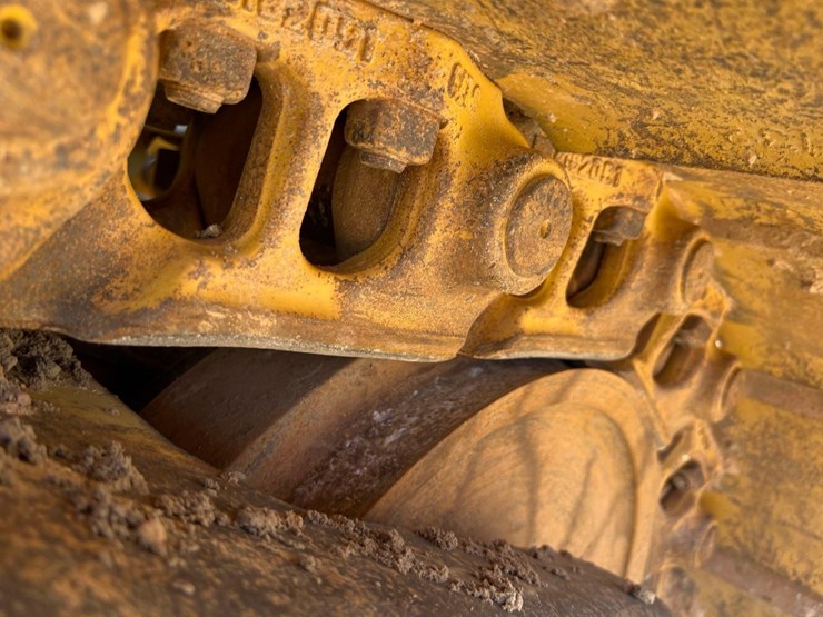 2015-caterpillar-d6t-lgp-image-15