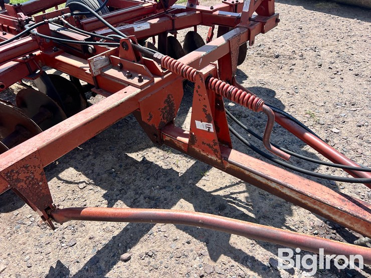 massey-ferguson-820-image-12