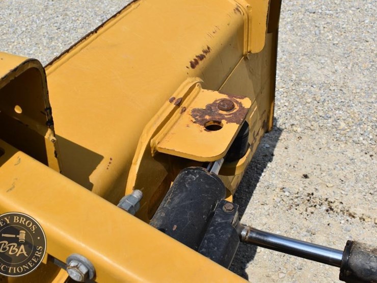 2019-caterpillar-d5k-lgp-image-42