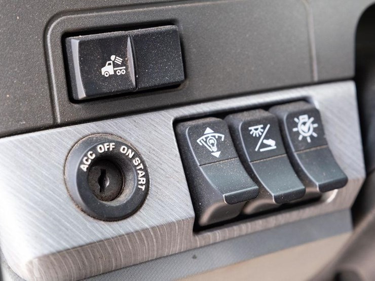 2018-kenworth-t880-image-117