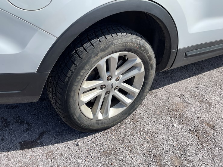 2018-ford-explorer-image-86