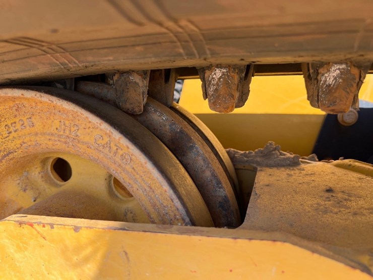 2023-caterpillar-279d3-image-11