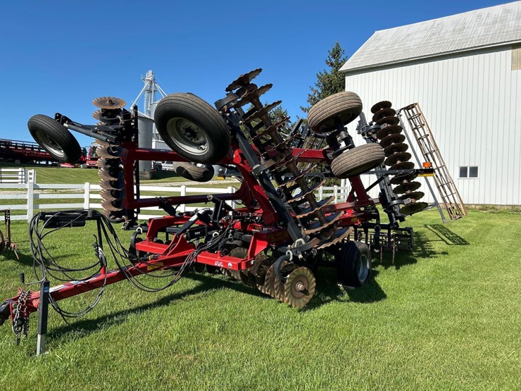 case-ih-330-image-1